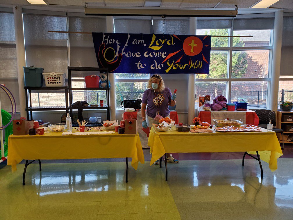 REELfunfitness's tweet photo. Happy Thanksgiving to our wonderful Our Lady of Fatima community including our awesome staff! Stay safe, eat well and give thanks! #funfitfab https://t.co/XXGgwOlVTG