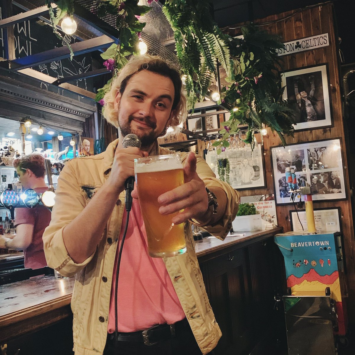 Let’s face it, there may well be another lockdown comin’ our way so if you wanna catch the best damn pub quiz in town, now’s the time, baby!

Pop along to @hoxtonhowl this Monday from 7.30pm and win some things before we’re all locked up again.🙃