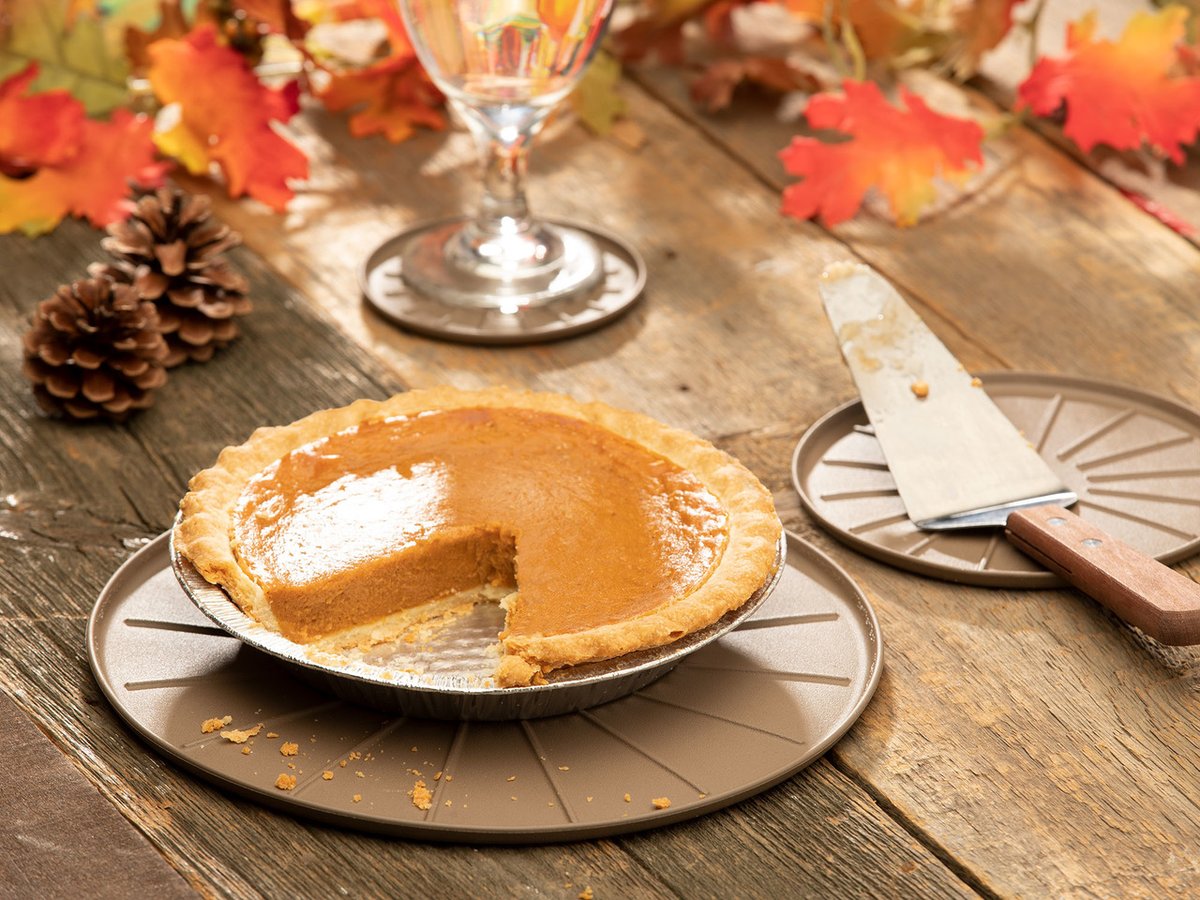 weathertechca's tweet photo. We will be closed on Monday for the Thanksgiving holiday. From everyone here at WeatherTech, have a safe long weekend &amp; Happy Thanksgiving! https://t.co/NgNSYRiYLD