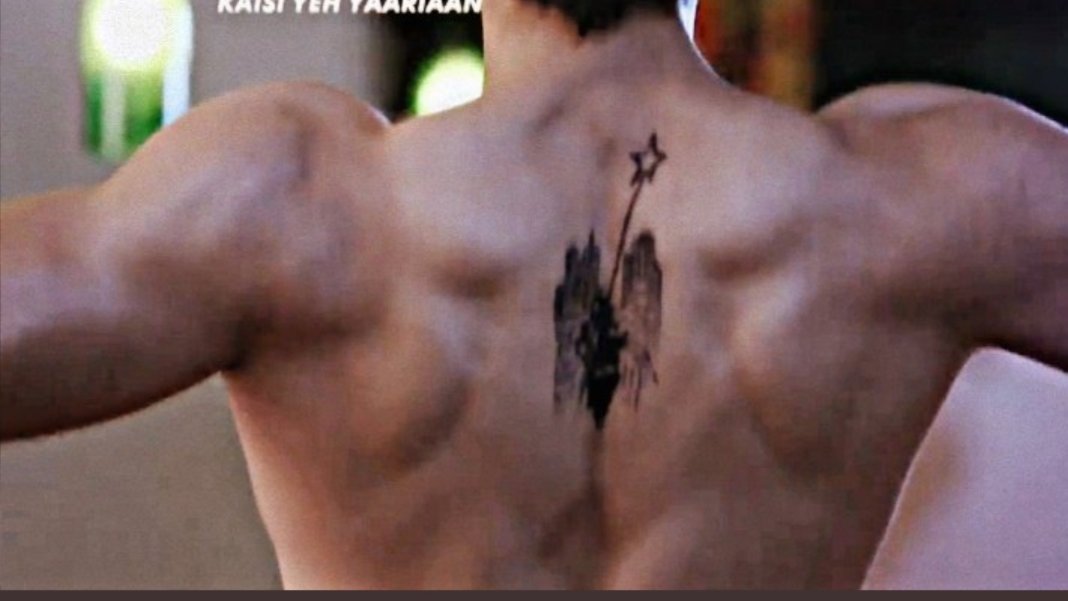Shalmal51237113's tweet photo. So obsessed with #ParthSamthaan and 24x7 behind him...
But I just realized bhai aisi sexy n droolworthy back ho to people definitely will be behind u π
Isn't he irresistible, Hai na πππ
#GodBlessYouParth @LaghateParth
PS - Haters ku nazar to Parthu ke lips pe hai π https://t.co/G1IrBlIVDX