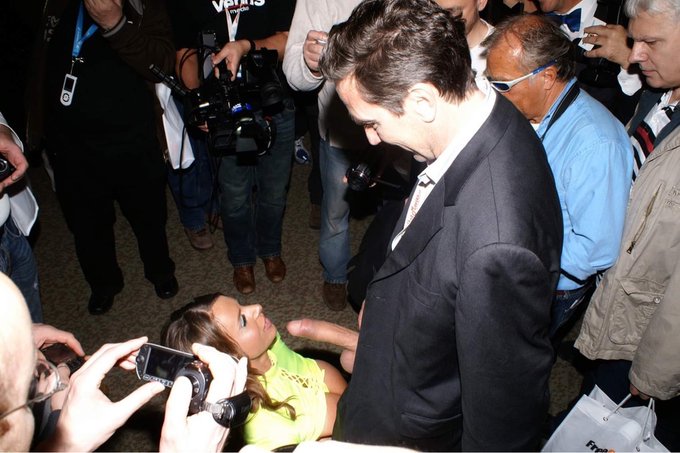 I just received this old photo from the Venus show in Berlin. https://t.co/xYDf4jAuFX<a href="/tag/gruenen"class="tags"><span>#gruenen</span></a>