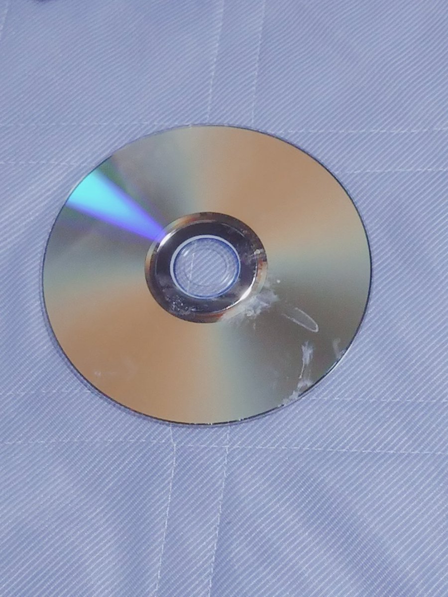 まりママ 飛太さん K S K 大好き フタバ図書で借りたレンタルdvd見ようとしてケースあけたらこの状態 びっくりするわ ちゃんとディスク 汚れ落としてないじゃん