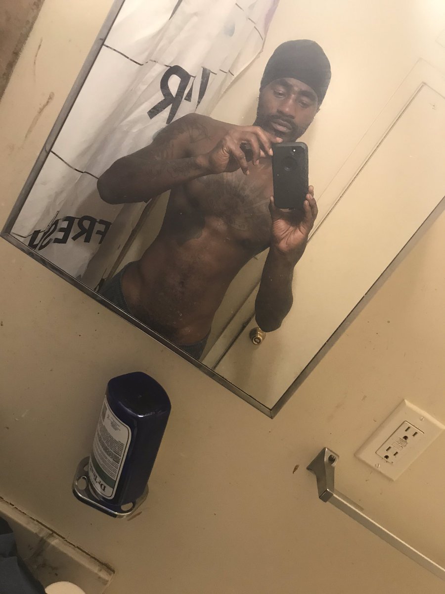 Low12_901's tweet image. Still! 30 pull-ups till the bday month arriv 💪🏾💪🏾💪🏾
#Legoo ‼️ #Determine