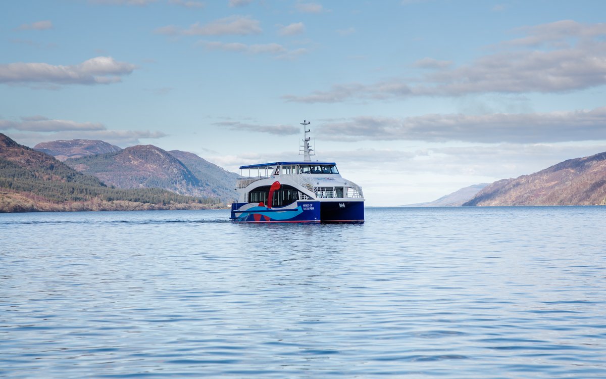 Raymarine's tweet photo. In what is sure to be our most legendary #FishFinderFriday, we give you Nessie, the #LochNessMonster! Special thanks to @cruiselochness for these great images! You can read all about their find here: https://t.co/BC0ln8j858 https://t.co/TtsHa4ZMil