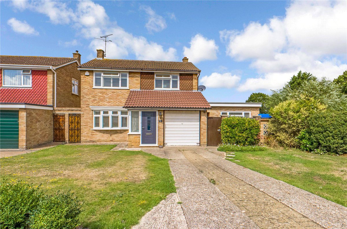 parkerstheale's tweet photo. Delighted to have agreed a sale on this immaculately presented three bedroom detached house in Theale.

If you would like to know what your home is worth please click on the below link.

https://t.co/lAobsP1PU4 https://t.co/Hs22qnDws6