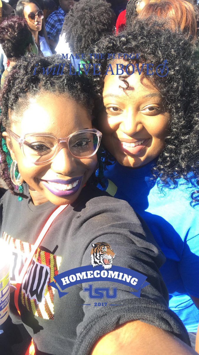 JusCallMeFIERCE's tweet image. Pep Rally where you don’t ask what’s in your cup...you just drink up 😂😂😂 #TSUHC2K17 @JanaE_315 @MedSchoolEbbie @HipHopProf16