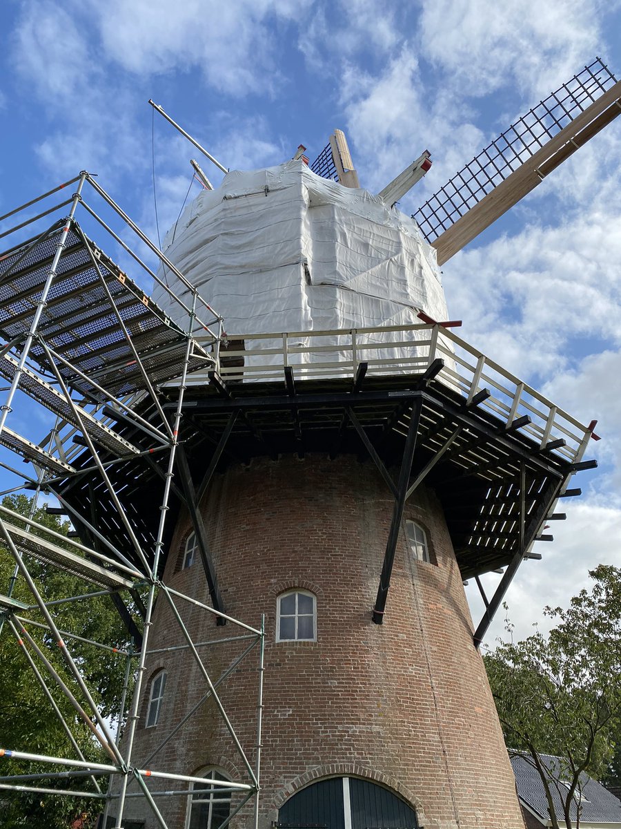 DanielOudman's tweet photo. Een keer wat anders, een #molen #Bellingwolde #prachtig #romp #stucwerk en voor en een na komt er vast en zeker. Wereld van een verschil als het af is. #weekend #erfgoed #oudman https://t.co/HB5OR1AgoN