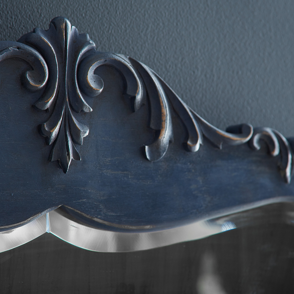 KILZBrand's tweet photo. When you find an amazing piece of furniture but don’t love the finish, use Magnolia Home by Joanna Gaines® Chalk Style Paint to bring it back to life. Learn more: https://t.co/c0N63oMw2B #MagnoliaHomePaint #ChalkPaint #DIY #Upcycle https://t.co/smomE1lzY2