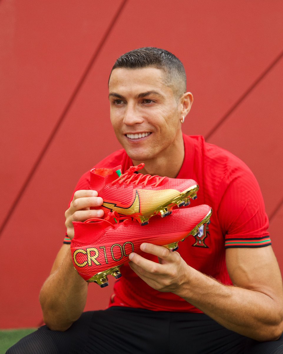 Obrigado @nikefootball These boots are beautiful and I cannot wait to wear them for my next @selecaoportugal match to celebrate my career milestone!
⠀
#nikefootball #teamnike