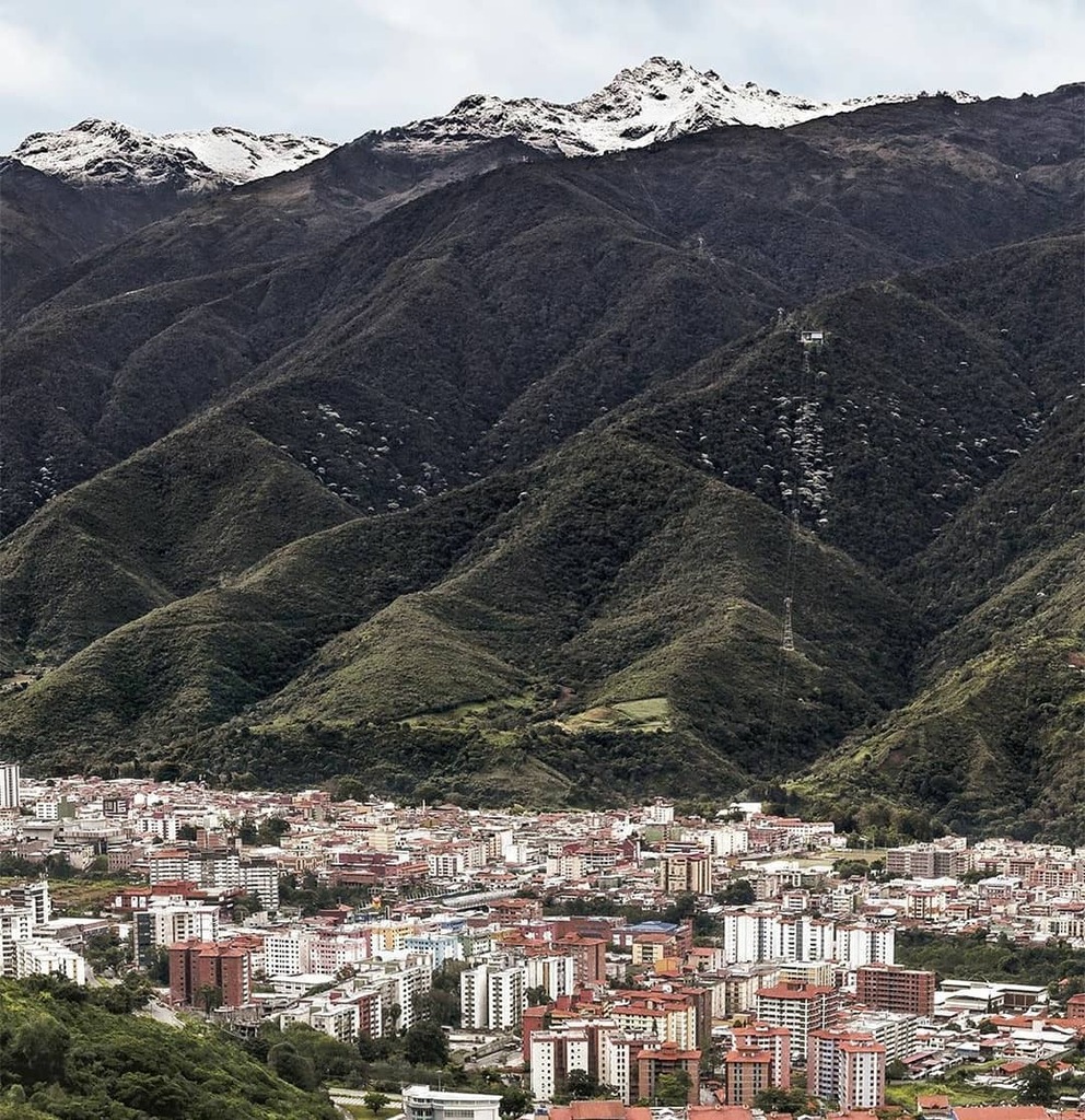 toroburgerca's tweet photo. 🏔 Hoy no se trata de #Hamburguesas sino de #Mérida, nuestro Hogar, ciudad que nos ha dado tanto, hoy Cumple 462 Años 🏔 ¡Como ella no hay dos, Mérida Preciosa todavía sigues Joven! 

📷 by @ronalromero
Título: ✪ City of Knights v2 ✪
⤷ ⚔️ 07  2019
… https://t.co/t12J57wUyv https://t.co/2jIO4H2bGS