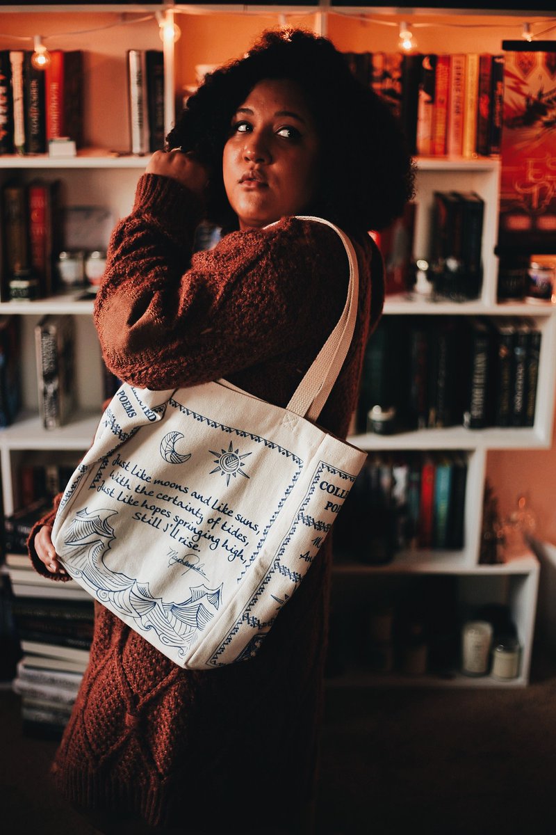 Storiarts's tweet photo. Do you prefer to rent books or buy books? 📚

#CommitToLit 📸: @literaryxqueen https://t.co/GHtJtnjWvc