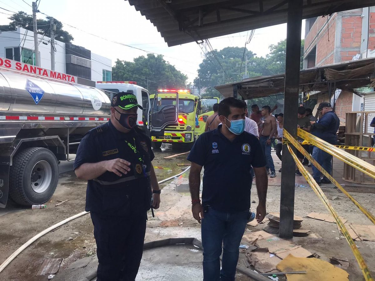 El incendio fue controlado y liquidado por el equipo experto del Cuerpo de Bomberos y la zona acordonada. Las causas de la conflagración son materia de investigación.  2/2