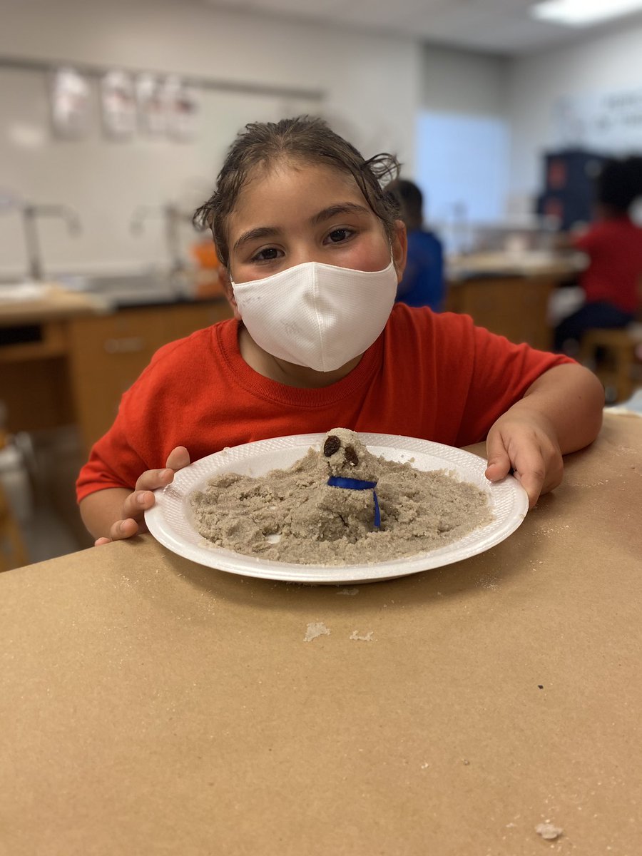 CRL_Principal's tweet photo. 🎤🎼 Do you want to build a ‘matter’man? (...so much better than a snowman...sorry Anna &amp; Elsa) @JSAPrincipal @PolkSchoolsNews @PcpsRecruitment #lovepolkschools #steamproject #firstgradefriends https://t.co/sCZE65XAaM