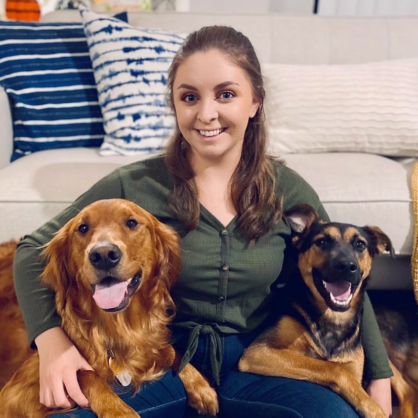 MEET YOUR #BARISTA - Taylor (#Vegas)
🔸Taylor says, “Must love #dogs AND coffee!”
🔸Top brew method: Pour Over
🔸Coffee tip: “When using a #pourover, pour hot water through the paper filter before adding #coffee, to rinse away the ‘paper taste’!” #MagnumCoffee #MagnumExotics