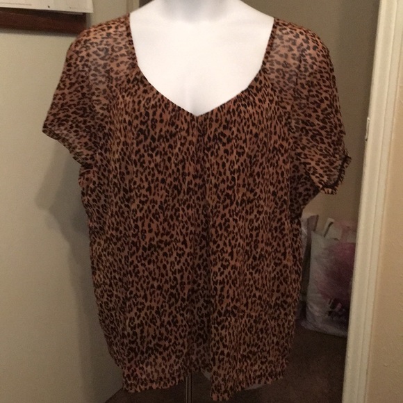 tinabowles8's tweet photo. So good I had to share! Check out all the items I'm loving on @Poshmarkapp from @SamStripper #poshmark #fashion #style #shopmycloset #212collection #forever21 #lindahartman: https://t.co/zTVqcApZq9 https://t.co/Nz6JHq62ah