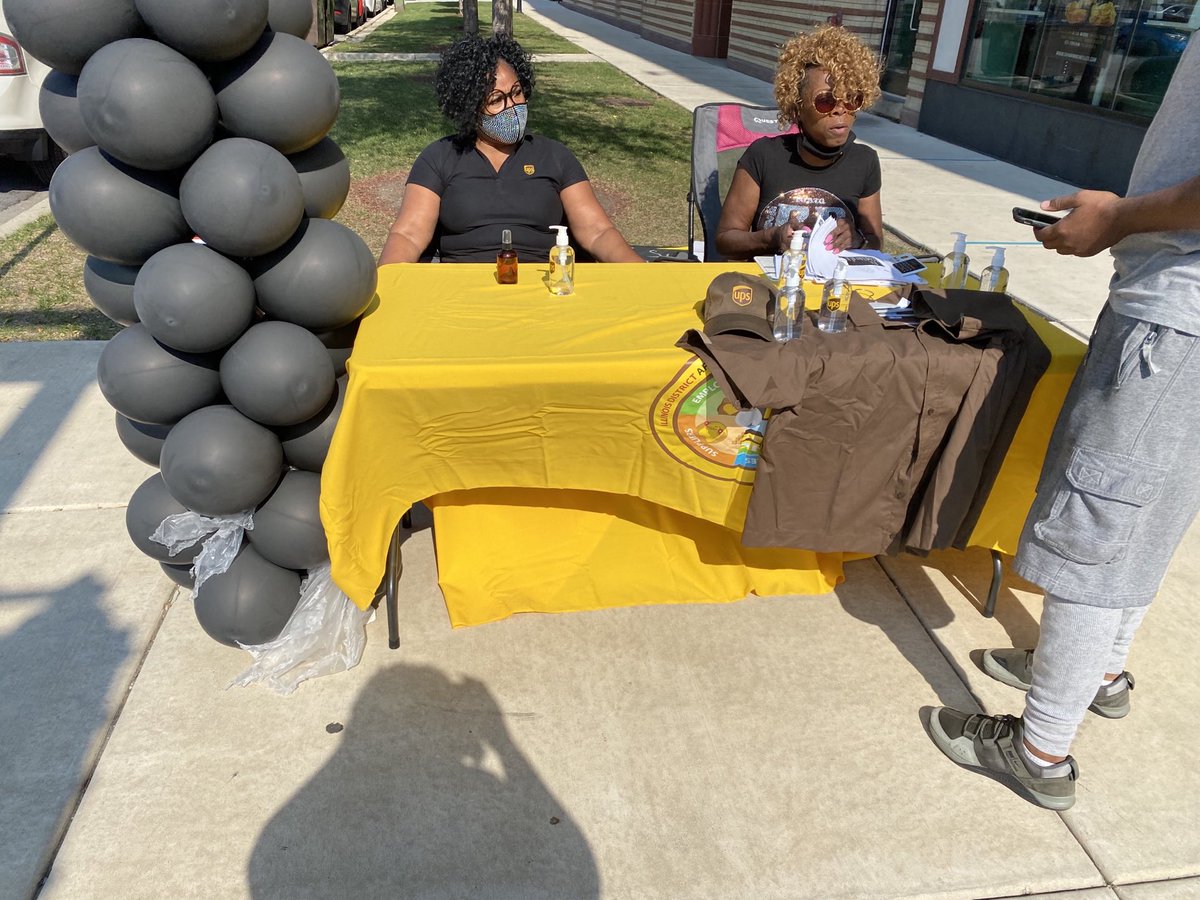 CPAABRG's tweet photo. ⁦@ShawnMichelles⁩ supporting our community and recruiting! ⁦@CP_UPSers⁩ #AABRGblackout https://t.co/krlHM5ZvCO