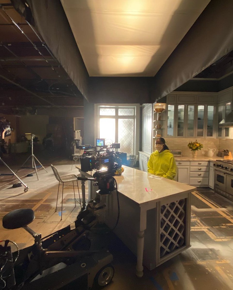 DearWhitePeople's tweet image. We’re back at it! #DearWhitePeople Season 4 is now in production. 👀