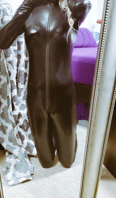 I feel like you guys deserve a latex bodysuit pic, and I took more, but they came out blurry so enjoy