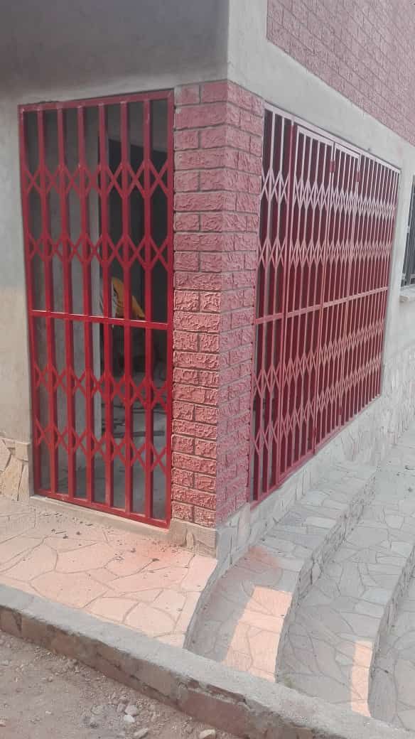 kc_trevor's tweet photo. Please retweet and share my dad's hustle ndopanobva yesadza apa thank you in advance 😊. Available in kariba..your door frames and window frames with verandah screens also mbvha dzakuwanda protect yourselves with strong screens 😃😃😃 good quality 🙂 https://t.co/pBJn5hPoTW
