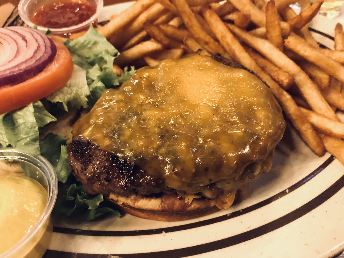 GreaseFreak's tweet photo. Cheeseburger and friars. Monk’s Pub, Loop. https://t.co/nP5aTdKUFt