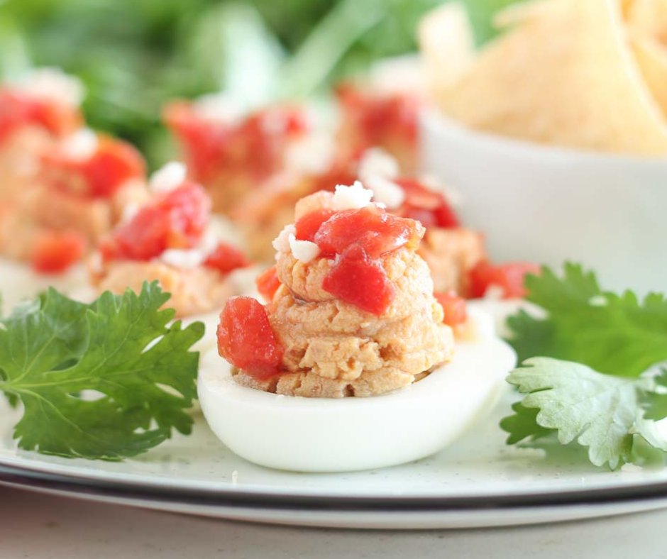 Today is WORLD EGG DAY y'all!🥚These Huevos Rancheros Deviled Eggs are a healthy but delicious appetizer worthy of celebrating #WorldEggDay with <a href="/eggsoeufs/">Egg Farmers</a>. 🥳 Check out the recipe ➡️thehonoursystem.com/huevos-rancher… #sponsored