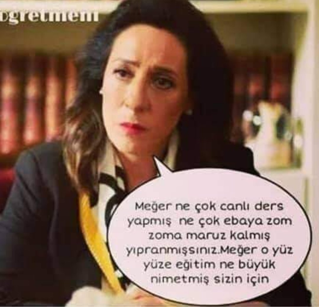 Edaa08's tweet photo. Bugün ki modum budur. Hadi başlayalım izlemeye. 
#KırmızıOda https://t.co/NWzgPl8lvS