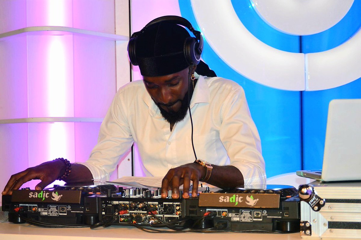 switchtvkenya's tweet photo. @DJSADIC Busy on the Ones and twos
#NightOfTheStars
#HappyBirthdaySwitchTv
#SwitchTurns2 https://t.co/fY6ouY3fL9