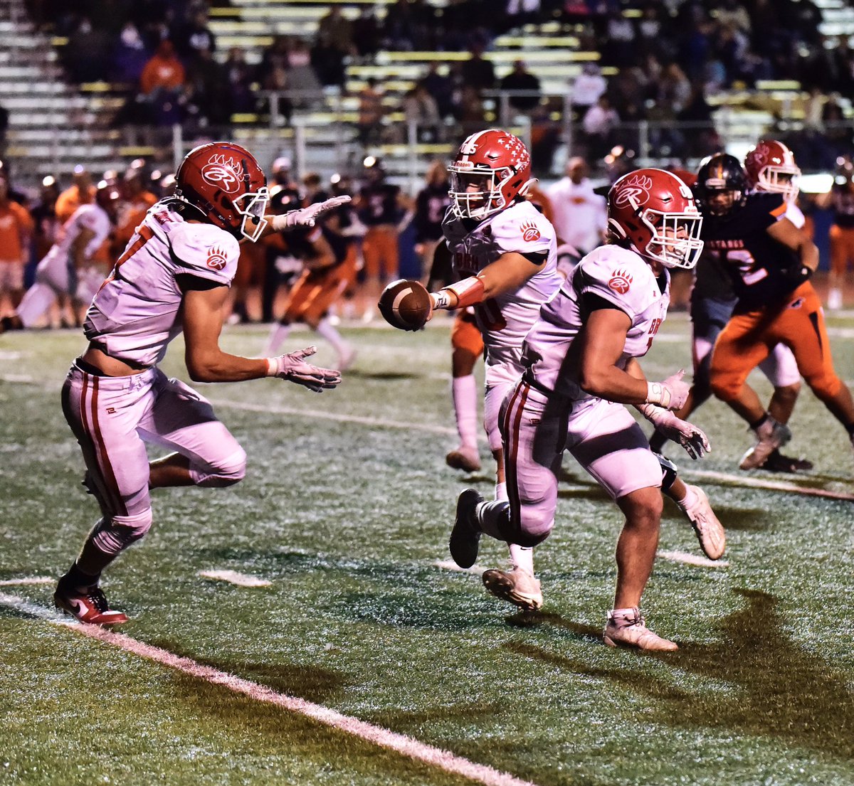 BRVoice6's tweet photo. Bear River is home tonight vs Sky View. If you can’t make it out to Bear Field then tune into 104.9 The Ranch. Kick off 7pm, pregame at 6:45pm. 
https://t.co/7pzdu0tvAk https://t.co/DmBvnZPV9M