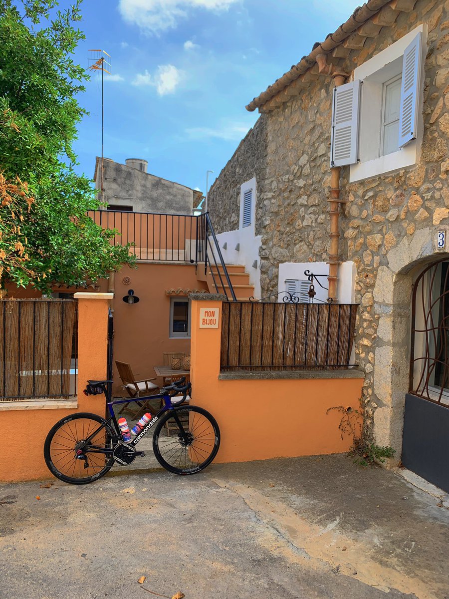 Did my first ride from my new place in Mallorca today 🙌🏼. I absolutely love the riding here and the amazing views Mallorca has to offer ☀️🌄🌅. I’m really looking forward to making memories at this place with @shenayerx96 ❤️