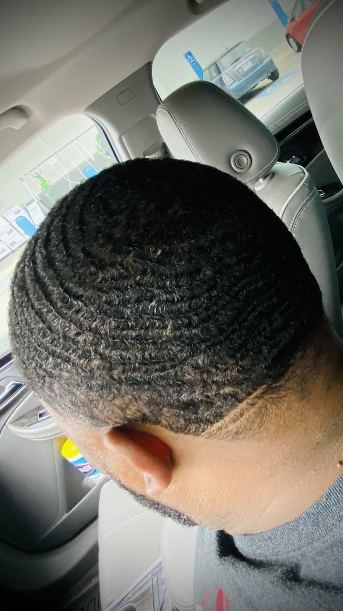 DWhite4real's tweet photo. It “Hits different” with a #FreshKut 💈 https://t.co/GHGPvqMUV1