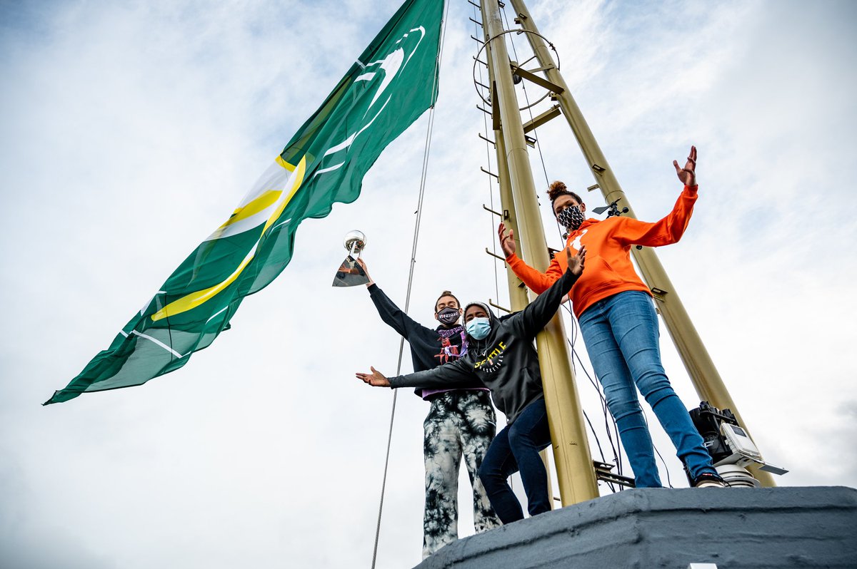 seattlestorm's tweet image. 🏆💛💚 𝙊𝙐𝙍 𝘾𝙄𝙏𝙔 💚💛🏆

Thanks to the @space_needle for letting us stop by and raise the Storm flag again! 

#StrongerThanEver
#WeRepSe4ttle