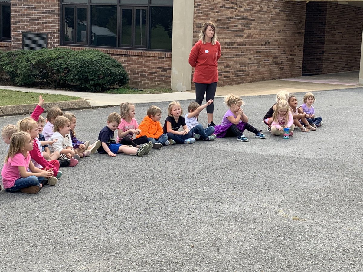NAO_Elementary's tweet photo. Georgia PreK week was great fun! The students enjoyed a visit from the Animal Protection Center. #NES2020 #RamblerReady #GaPreK https://t.co/QX2b99bwT7