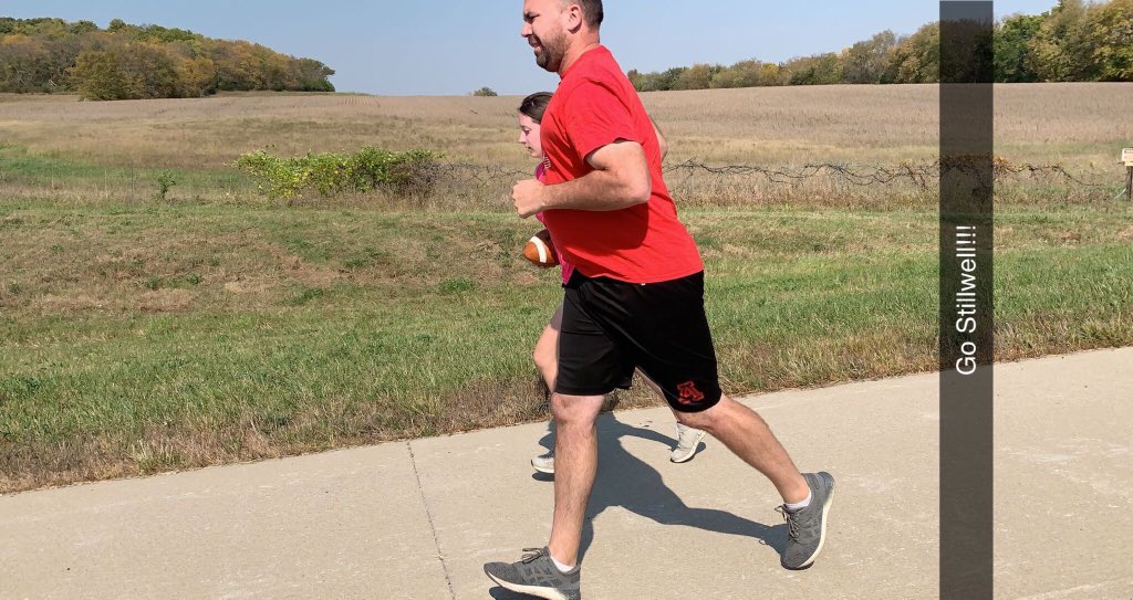 AtchisonGSA's tweet photo. Coach Stilwell making it happen!! #homecomingrun #weare409 https://t.co/YqHkJU615G