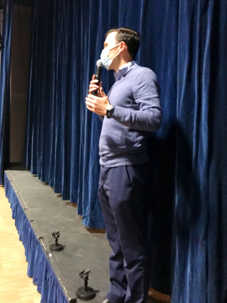 FabienVerdier28's tweet photo. #spectacle 🎭 Affluence pour la première représentation de la #saisonculturelle à l’Espace Malraux @villeChateaudun avec la pièce de Philippe Claudel #Compromis interprétée par Michel Leeb, Pierre Arditi et Stéphane Pezerat, mise en scène Bernard Murat 👍 #playChateaudun #theatre https://t.co/8xldncYoWk