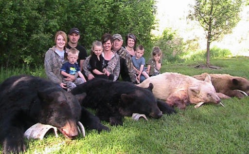 RobRobbEdwards's tweet photo. This is a family pic of a day killing #Bears in Nevada
All smiles for killing innocent #Animals https://t.co/rSI5fQATeN
