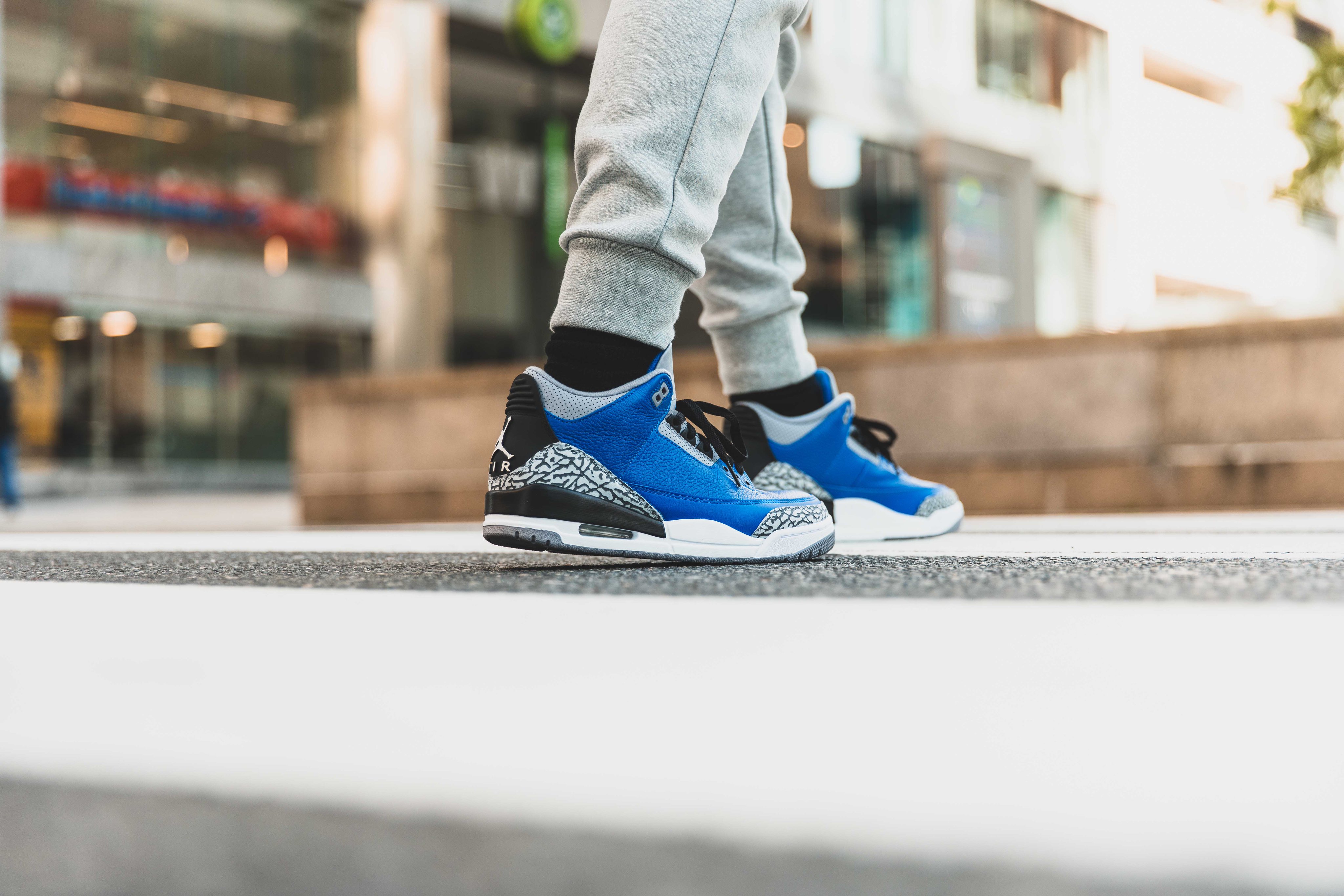 Jordan retro 3 blue cement hot sale
