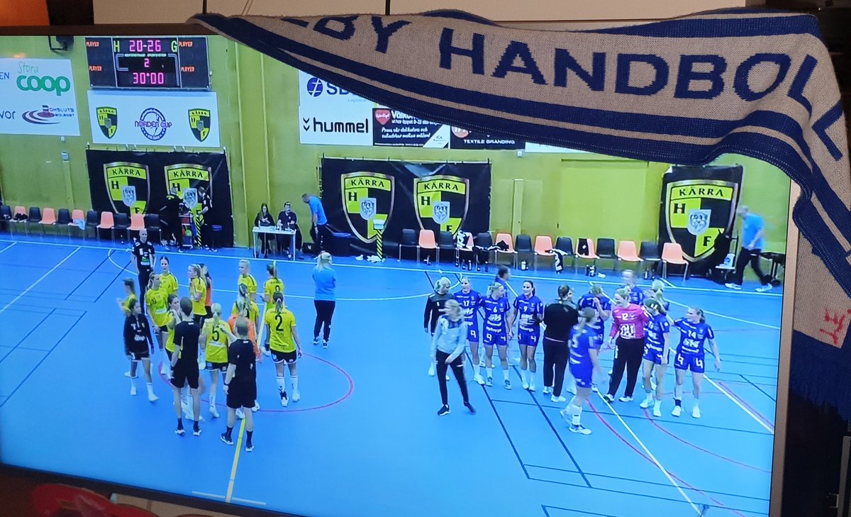 Familjen Ericssons City Hotel och övriga gänget jublar över våra Damer. 💙🐐💙