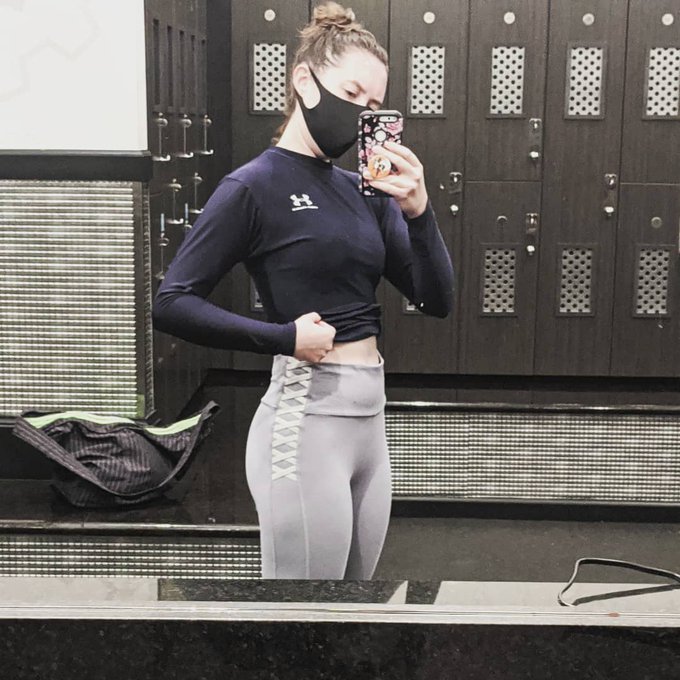 I was at the gym again this morning #mfc #MFC #onlyfansgirl #onlyfans #gymlife #gym #FridayVibes #gettingfit