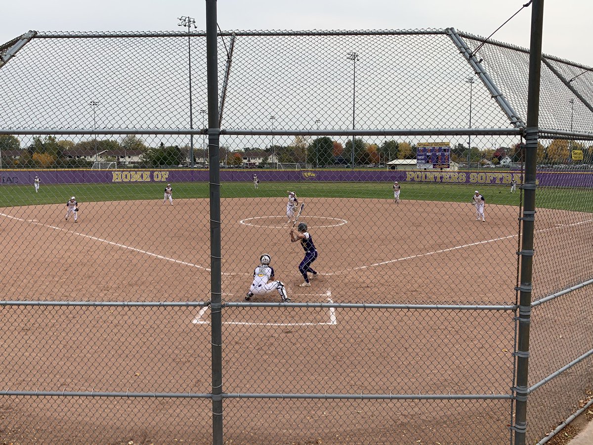 uwsp_softball's tweet photo. 1st annual Pointers Softball Purple/Gold game #Team41 #PastTheLine https://t.co/H91gR41kfc