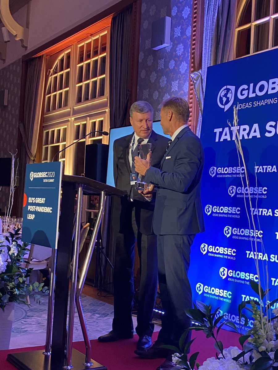 Second ⁦<a href="/GLOBSEC/">GLOBSEC</a>⁩ award tonight at #TatraSummit2020 goes to Mr. Trnka, founder of ESSET - a global anti-virus software company from 🇸🇰, leader on the European market.