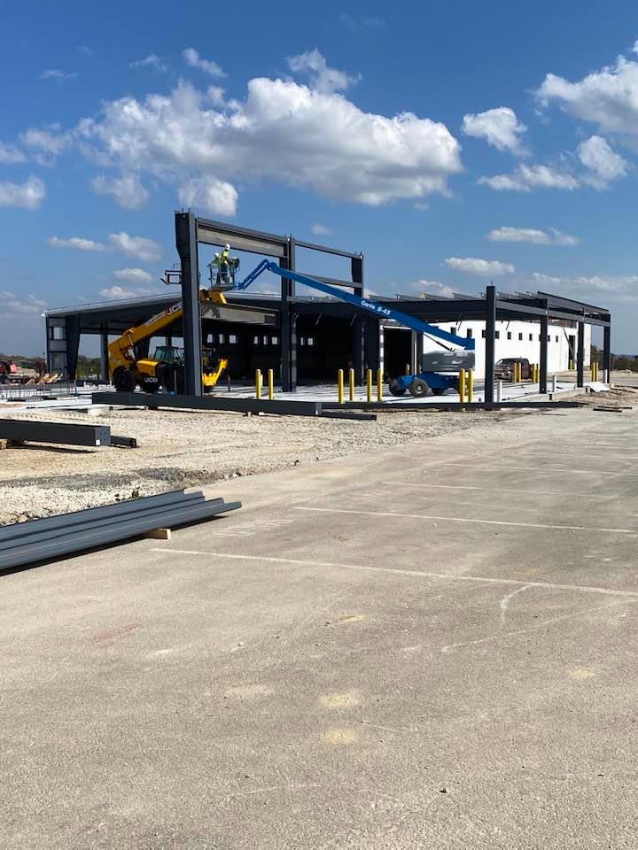 RustyDrewingGM's tweet photo. Beautiful weather to start the weekend! What projects will you tackle this weekend?

#RileyStrong
#RileyRebuilds https://t.co/R6KWaijCvU