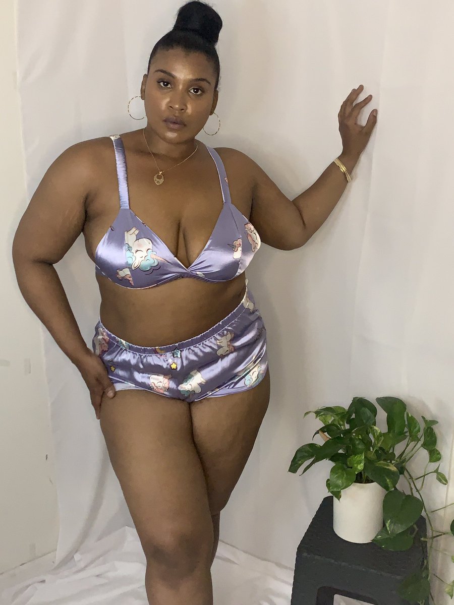 Pandaforeva1's tweet image. Aren’t these pjs the cutest from @SHEIN_official Check my IG for more pics 😩💜💙❤️ #plussizefashionblogger #shein #cutepjs #brownskinpoppin #plussizefashion