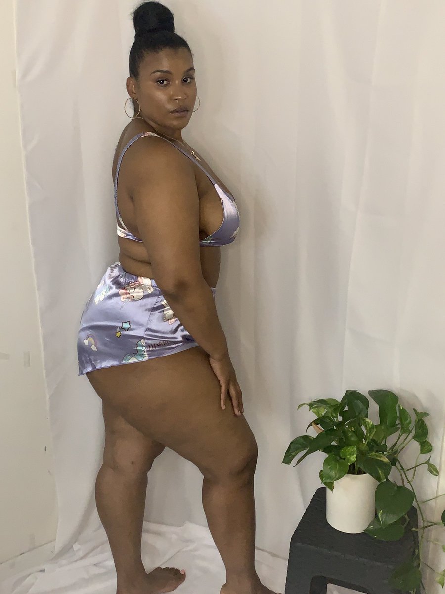 Pandaforeva1's tweet image. Aren’t these pjs the cutest from @SHEIN_official Check my IG for more pics 😩💜💙❤️ #plussizefashionblogger #shein #cutepjs #brownskinpoppin #plussizefashion