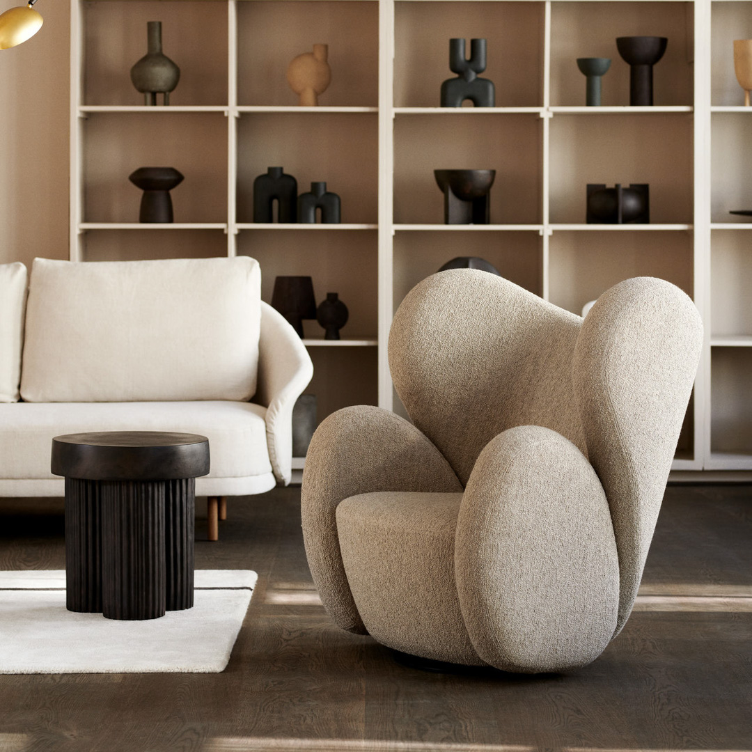 DesignPublicGrp's tweet photo. The voluminous shapes of the Big Big Chair are divided into four fully upholstered objects, each piece designed according to ergonomic needs, and put together in a new constellation. 

Brand: Norr11 Designer: Kristian Sofus Hansen + Tommy Hyldahl

#norr11 https://t.co/fP36Odfye7