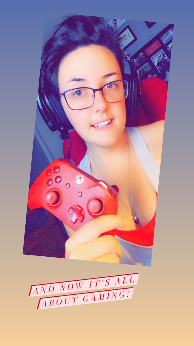 ThePollyRocket's tweet photo. Gaming Evening in a local lockdown... #VirtualNights are the best! https://t.co/zBVNOABkDE