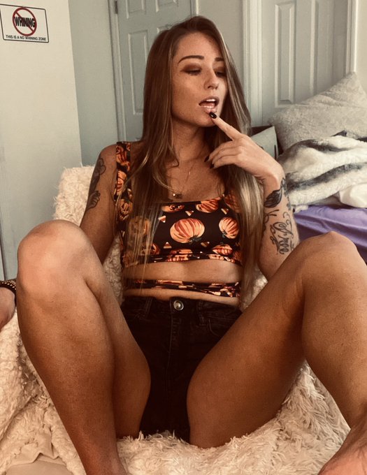 I will be online in five minutes! https://t.co/fyRZ8uZuL6 https://t.co/QAG7XpkEbz