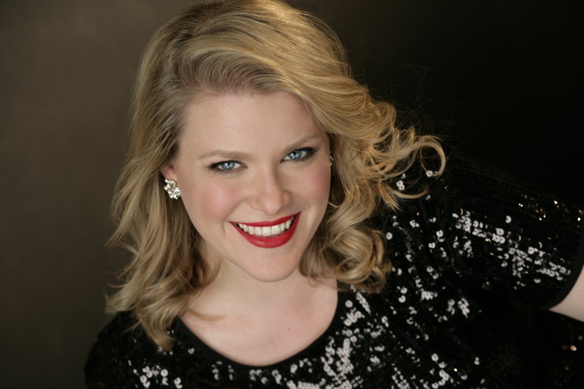 CanadianOpera's tweet photo. It's with deep sadness in our hearts that we share news today of the passing of soprano Erin Wall. Erin was a gifted artist and part of our COC family, a joy to know as a colleague and a friend, and an inspiration to so many. https://t.co/ONMWSdft57