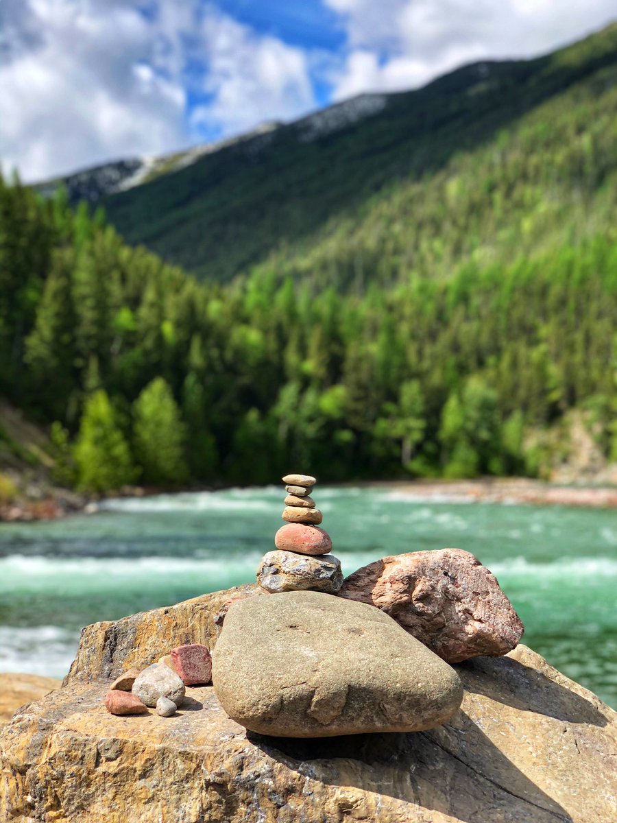 As a believer in leaving no trace, I didn’t actually build this cairn, but it was so perfectly positioned, I had to take a picture! @visitmontana @GlacierNPS #montana #glaciernationalpark #hiking #hike #optoutside #womenhike #womenwhohike #girlgetoutside #staywild #sheexplores