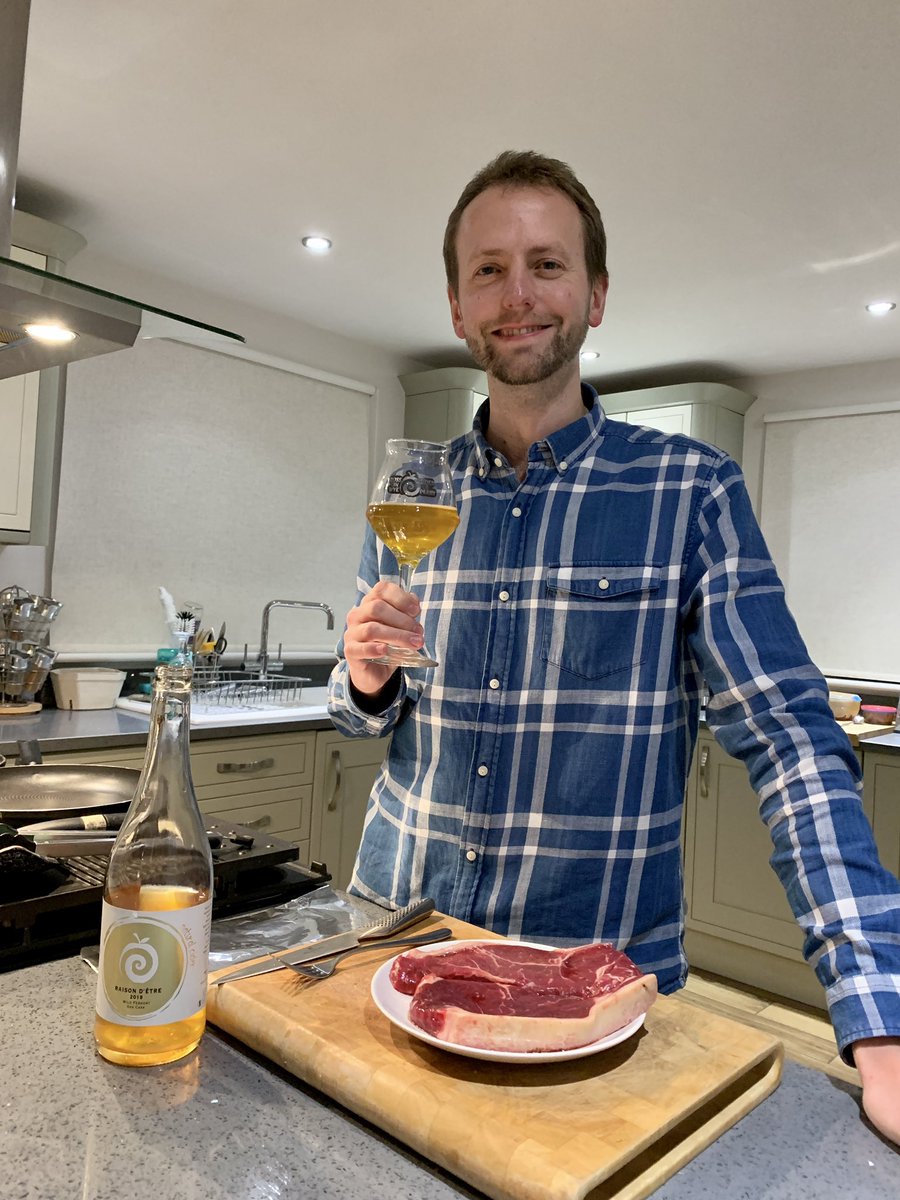 TheCiderCritic's tweet photo. On this week’s #fineciderfriday I’m sharing how to cook the perfect steak &amp; why a tannic cider like Raison D’Étre from @RossCider is the perfect partner. @DiscoverCider #discovercider #rethinkcider 

https://t.co/j7elWrRjbF https://t.co/zWZMWCSh7O