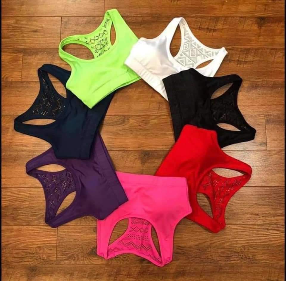 Kendall Balch on X: Who wants a giveaway? Everyone who retweets this will  be entered to win a Free Bomber Bra from me! #zyia #free #giveaway #retweet  #sahm #Mompreneur #athleticwear #athleisure  /